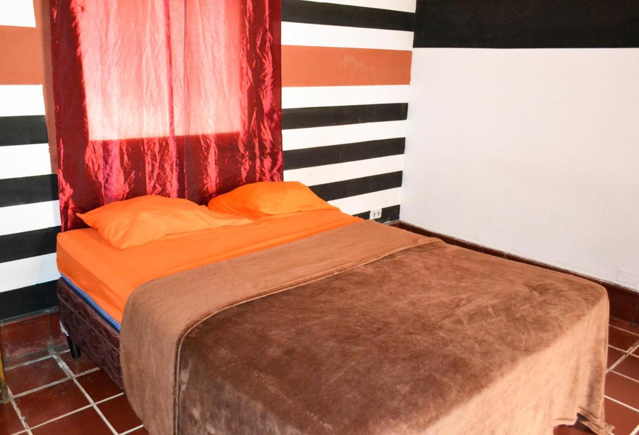 4 Grados Hostal Bed and Breakfast Guatemala Exterior foto